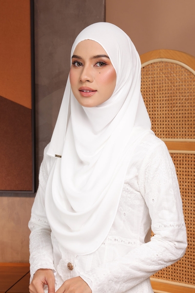 DEFECT- Aralyn Babes in Off White